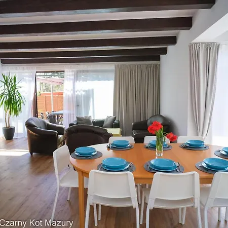 Czarny Kot Mazury Dom Caloroczny Holiday home