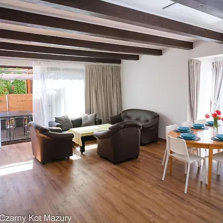 Holiday home Czarny Kot Mazury Dom Caloroczny Malkinie