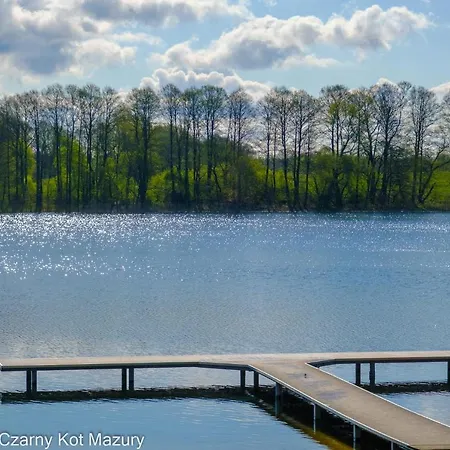 Semesterbostad Czarny Kot Mazury Dom Caloroczny