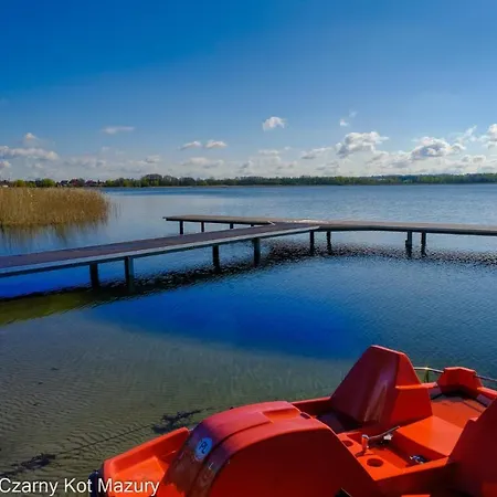Czarny Kot Mazury Dom Caloroczny *