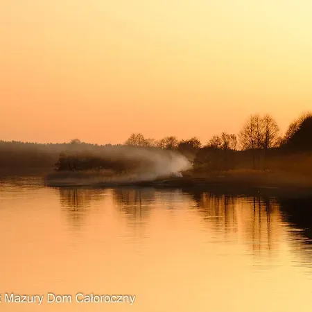 Czarny Kot Mazury Dom Caloroczny Casa de Férias *