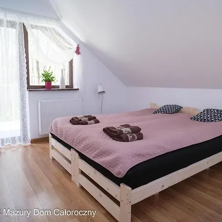 Czarny Kot Mazury Dom Caloroczny Tatil Evi *