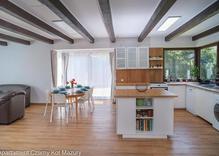 Czarny Kot Mazury Dom Caloroczny Holiday home Malkinie