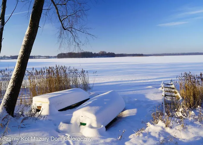 Czarny Kot Mazury Dom Caloroczny *