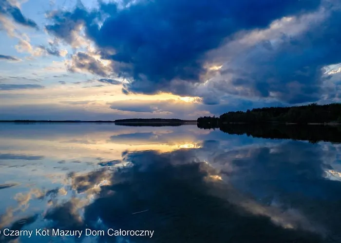 Czarny Kot Mazury Dom Caloroczny * Malkinie
